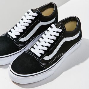 Vans Old Skool Black with White Stripe